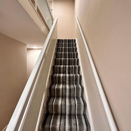 Canary Wharf Single Double And En-Suite Rooms 伦敦 外观 照片