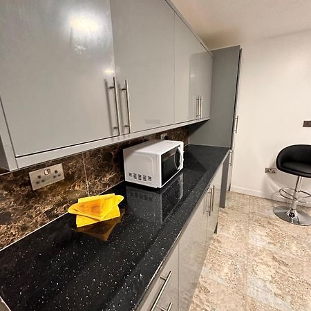 Canary Wharf Single Double And En-Suite Rooms 伦敦 外观 照片