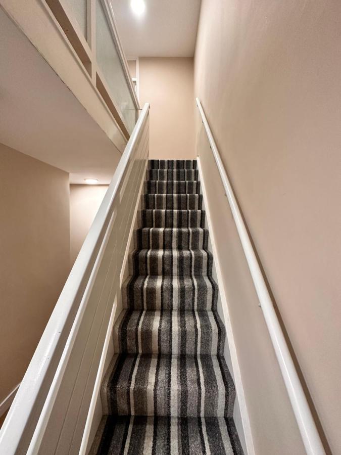 Canary Wharf Single Double And En-Suite Rooms 伦敦 外观 照片