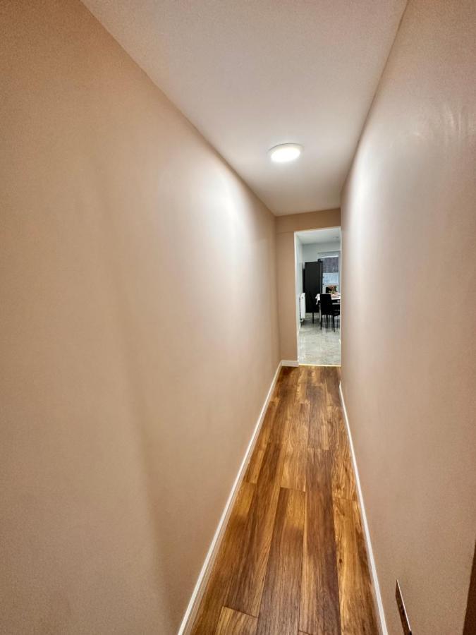 Canary Wharf Single Double And En-Suite Rooms 伦敦 外观 照片