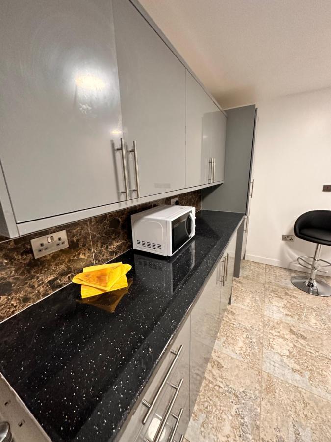 Canary Wharf Single Double And En-Suite Rooms 伦敦 外观 照片