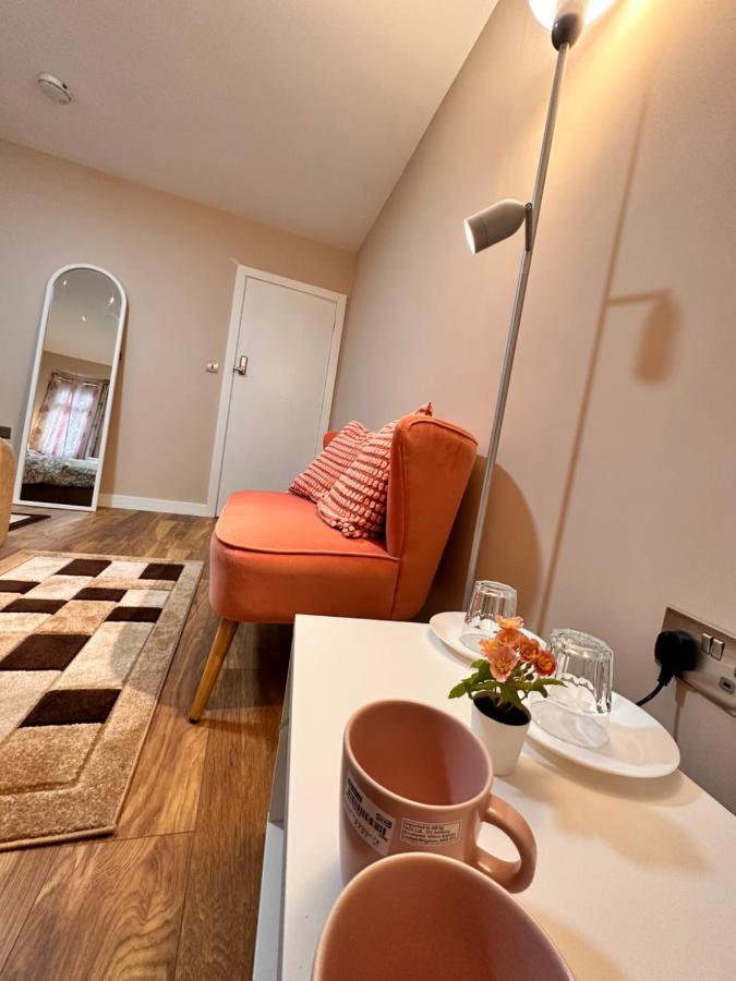 Canary Wharf Single Double And En-Suite Rooms 伦敦 外观 照片