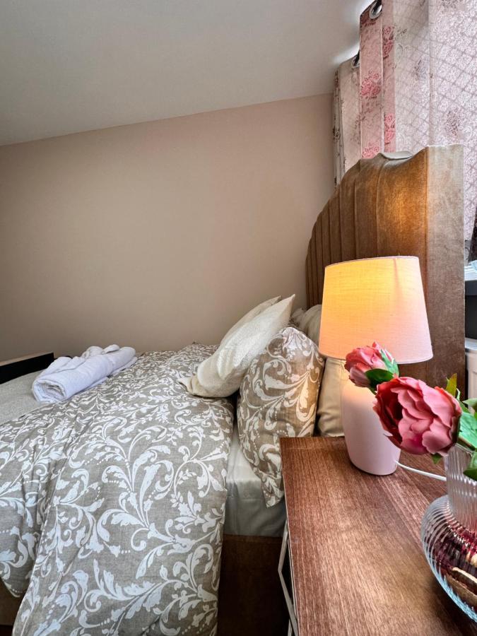 Canary Wharf Single Double And En-Suite Rooms 伦敦 外观 照片
