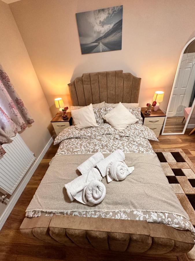 Canary Wharf Single Double And En-Suite Rooms 伦敦 外观 照片