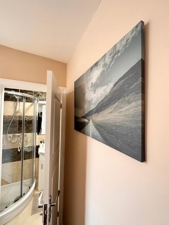 Canary Wharf Single Double And En-Suite Rooms 伦敦 外观 照片
