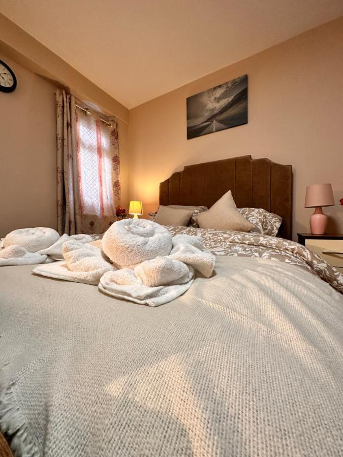Canary Wharf Single Double And En-Suite Rooms 伦敦 外观 照片