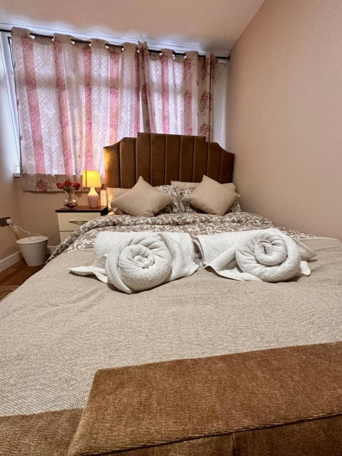 Canary Wharf Single Double And En-Suite Rooms 伦敦 外观 照片
