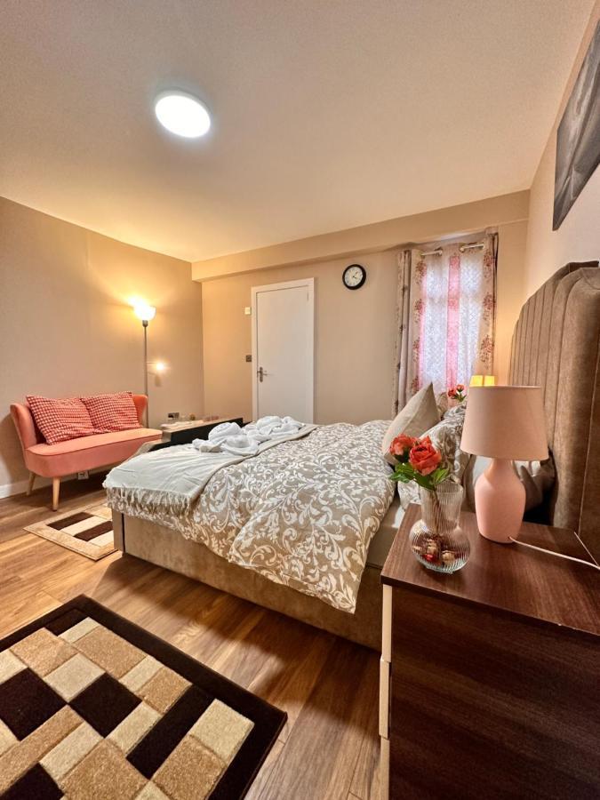 Canary Wharf Single Double And En-Suite Rooms 伦敦 外观 照片