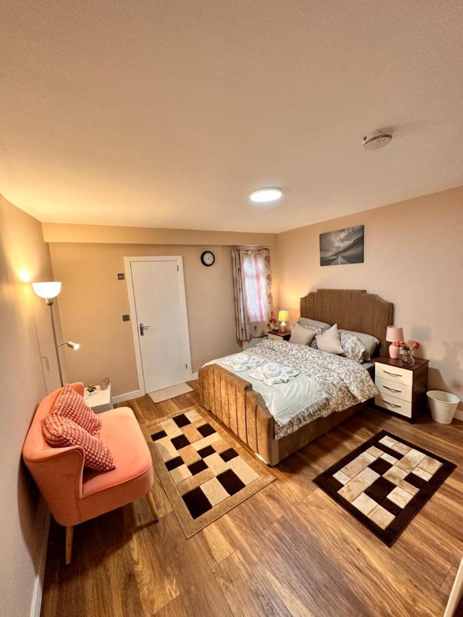 Canary Wharf Single Double And En-Suite Rooms 伦敦 外观 照片