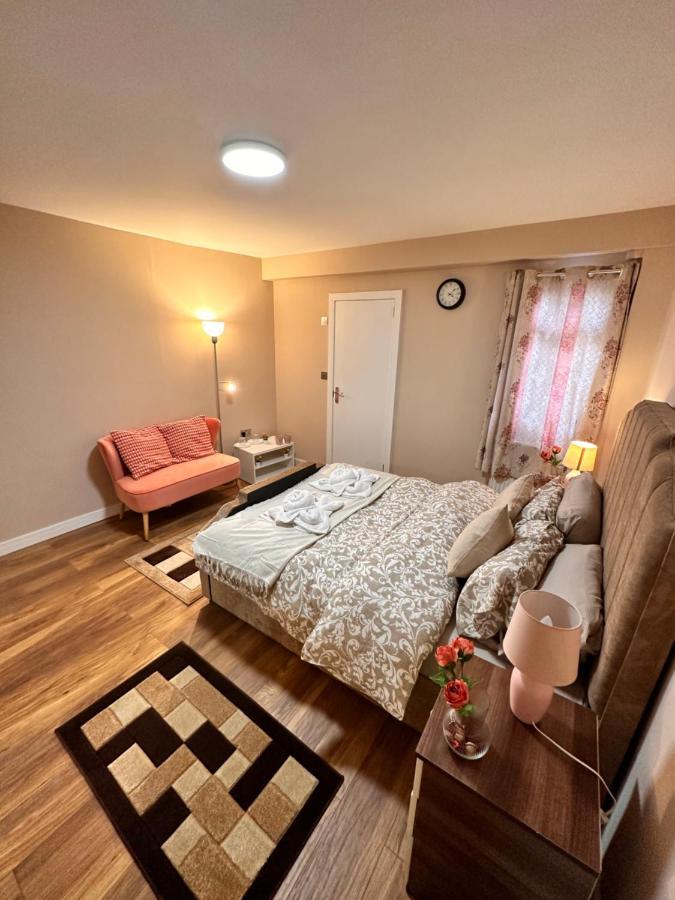 Canary Wharf Single Double And En-Suite Rooms 伦敦 外观 照片